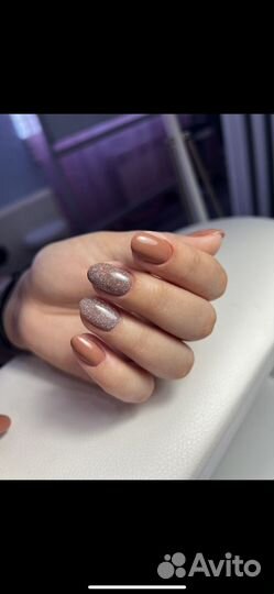 Модель на маникюр