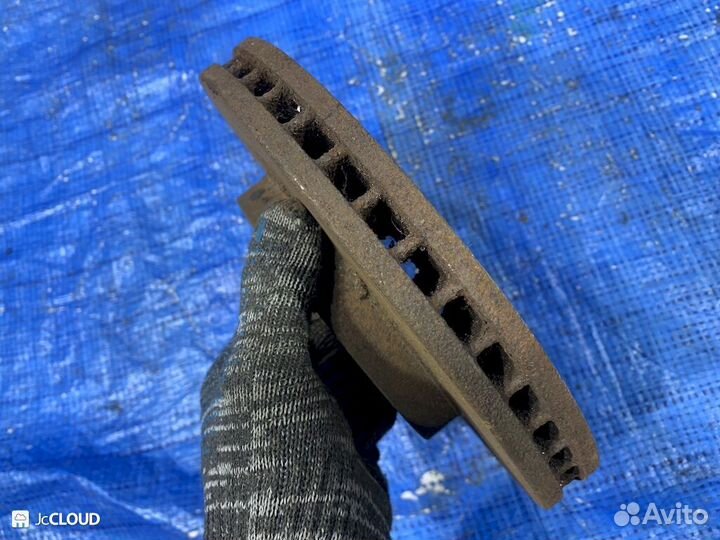 Тормозной диск на toyota ipsum SXM15 3SFE