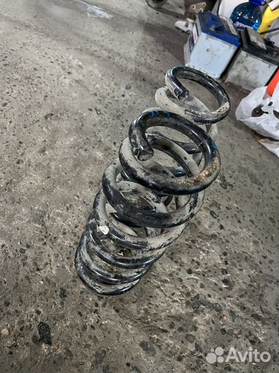 Передние пружины Pajero 4