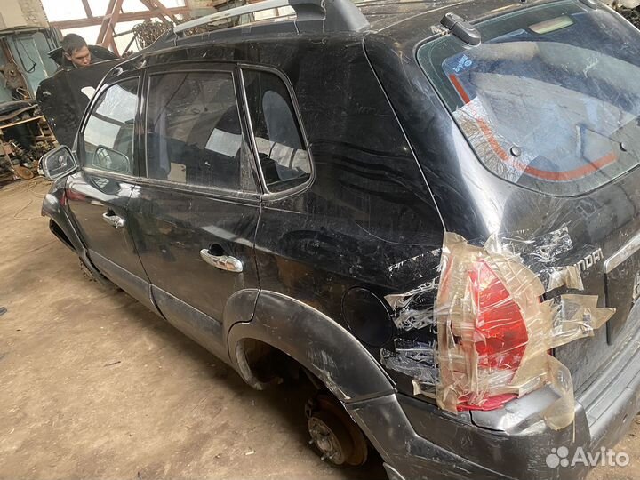 В полном разборе Hyundai Tucson 2.0 AT