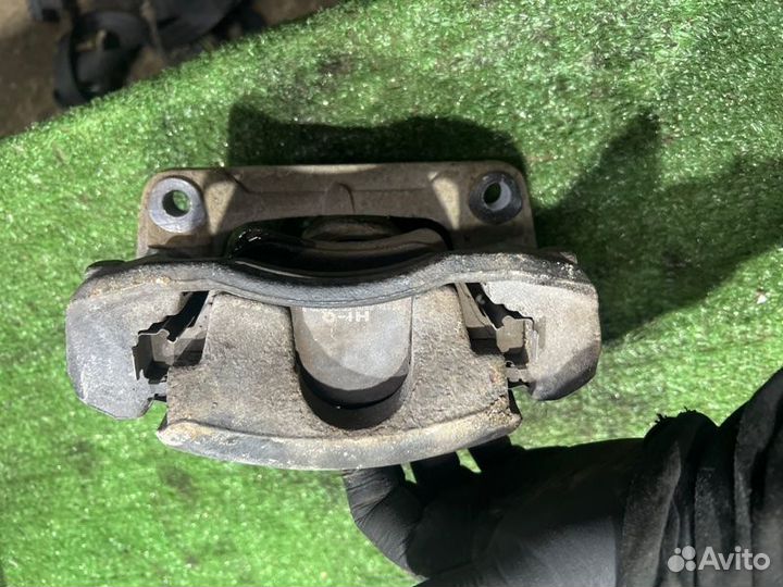 Суппорт тормозной передний левый Рено Меган K4M