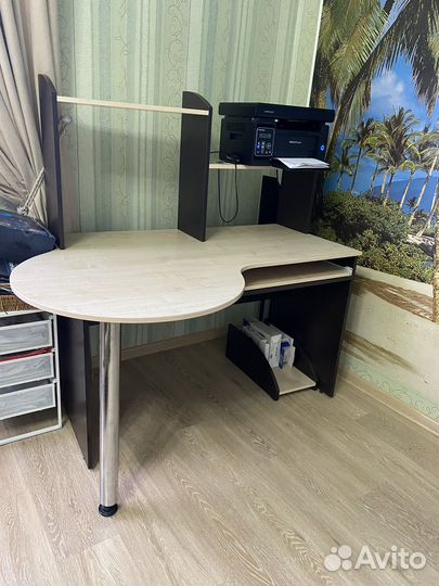 Компьютерный стол