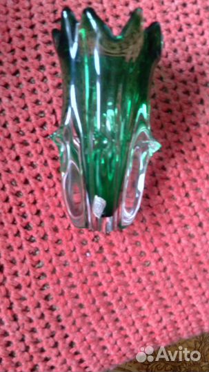 Изьящная вазочка из чешского стекла