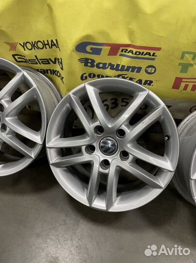 Комплект оригинальных литых дисков на Фольцваген