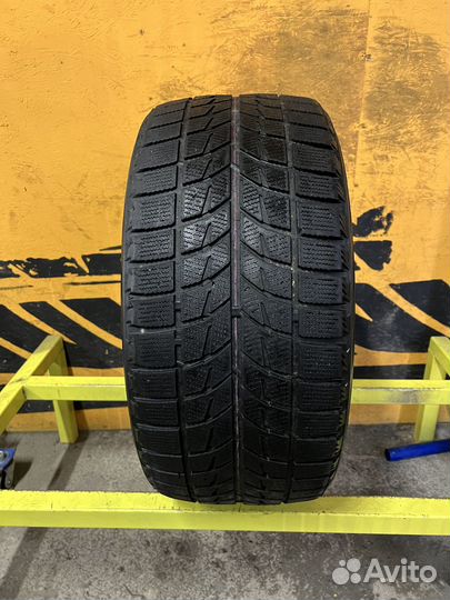 Bridgestone Blizzak WS-60 255/40 R17