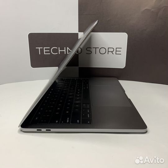 Apple MacBook Pro 13 2017 16/1TB TouchBar