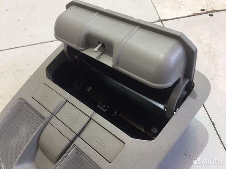 Плафон внутреннего освещения передний