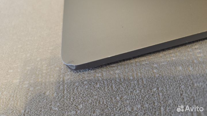 Macbook pro 15 2018 i9 32gb SSD 4Tb