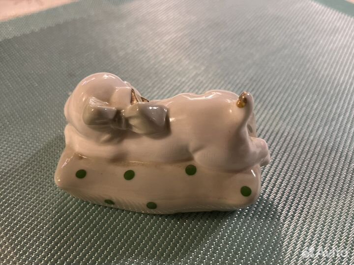 Фигурка щенка