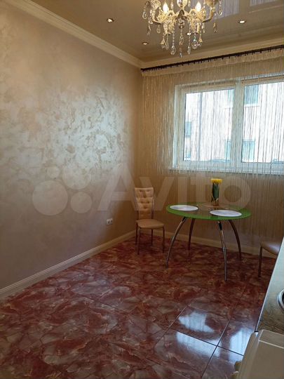 2-к. квартира, 63 м², 1/3 эт.