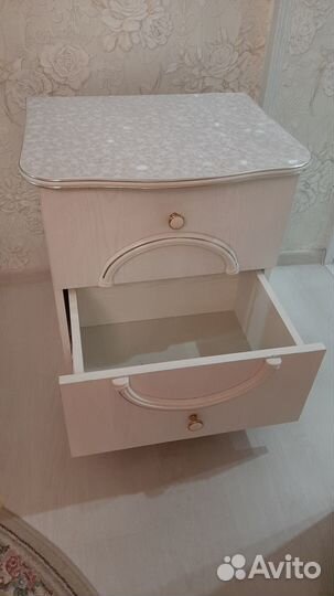 Тумба прикроватная белая бу