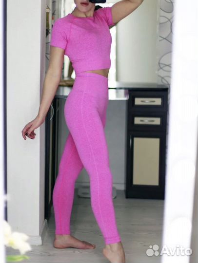 Женский спортивный костюм