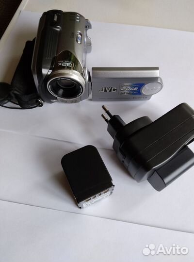 Видеокамера JVC Everio GZ-MG21