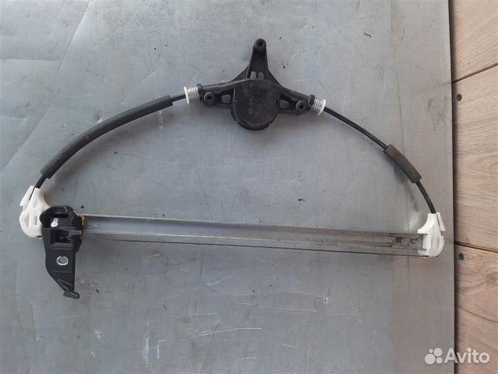 Стеклоподъемник электр. задний левый от Mazda Maz