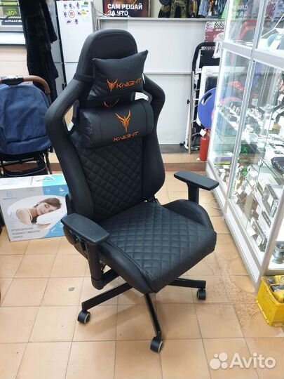 Компьютерное кресло knight