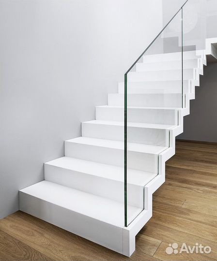 Лестница из искусственного камня (кварц, акрил)