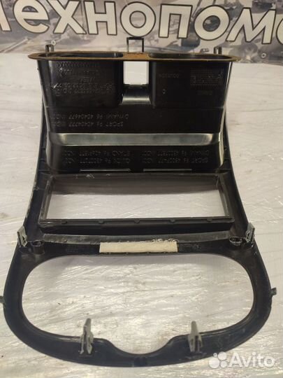 Накладка центральная на торпедо Peugeot 206