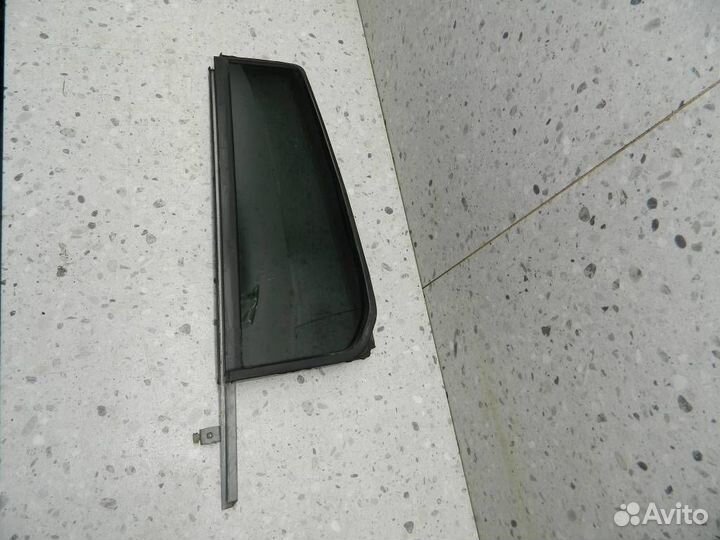 Стекло двери задней левой форточка Land Rover Disc