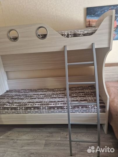 Двухъярусная кровать с матрасами фирмы Шатура