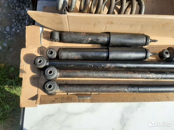 Запчасти на Ниву