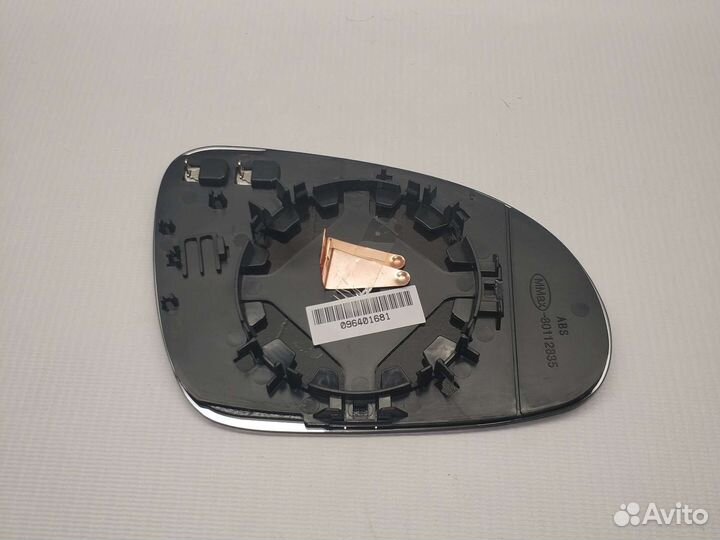Стекло зеркала VW Passat/Golf/Jetta 2005