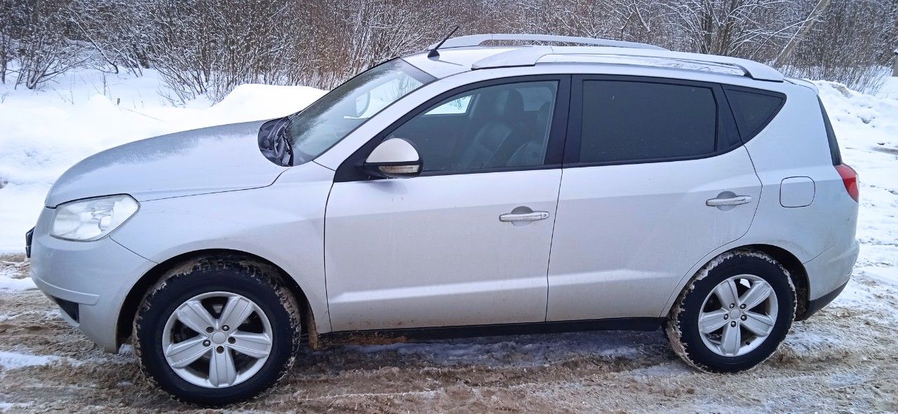 Geely Emgrand X7: фото владельца