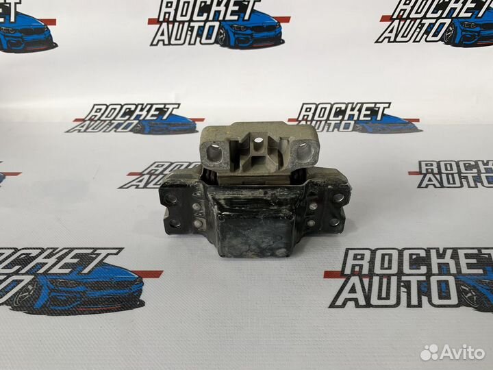 Опора двигателя левая Volkswagen Passat CC