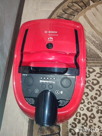 Моющий пылесос Bosch BWD421PET