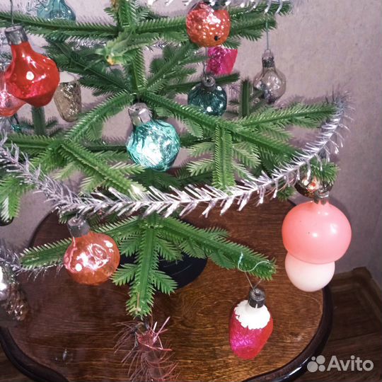 Елка искусственная с игрушками