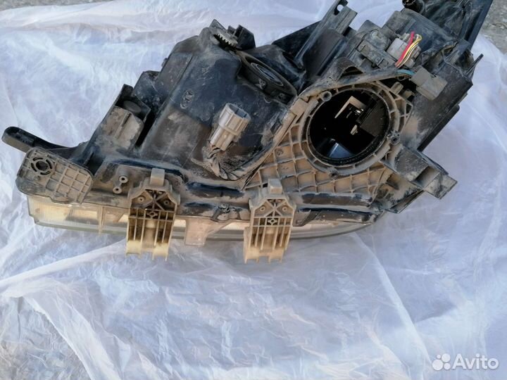 Фара правая Nissan Patrol Y62