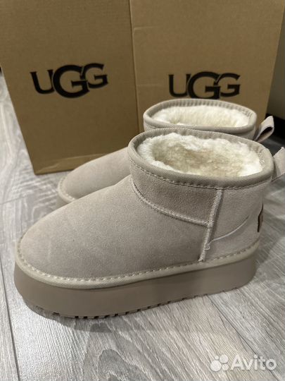 Натуральные высокие угги на высокой подошве с нату