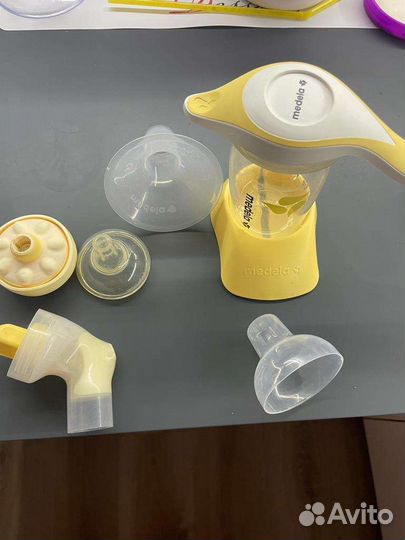 Молокоотсос medela ручной