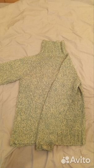 Свитер шерстяной женский