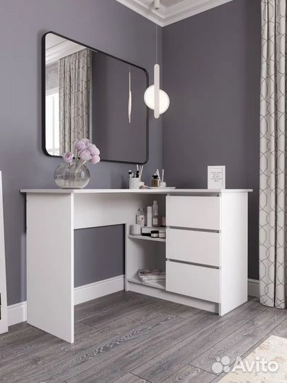 Угловой компьютерный стол