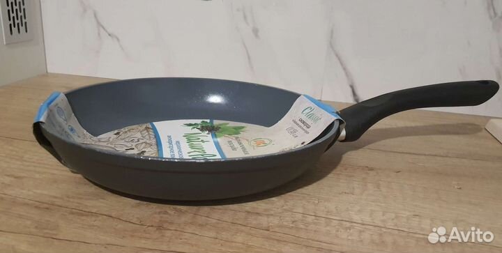 Сковорода 24 см новая