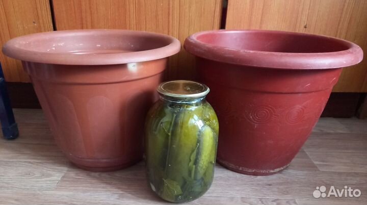 Керамические и пластиковые большие горшки