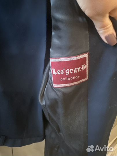 Школьный костюм 140-146, две рубашки и водолазка