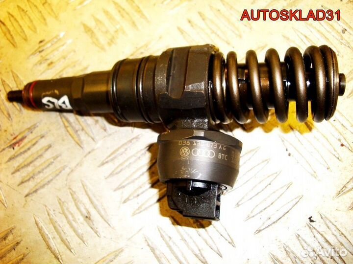 Форсунка дизельная VW Passat B 5 BLS 038130073AG