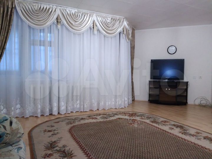 3-к. квартира, 103 м², 1/5 эт.
