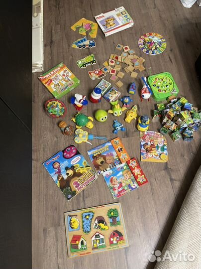 Большой пакет развивашек, книжки, игрушки