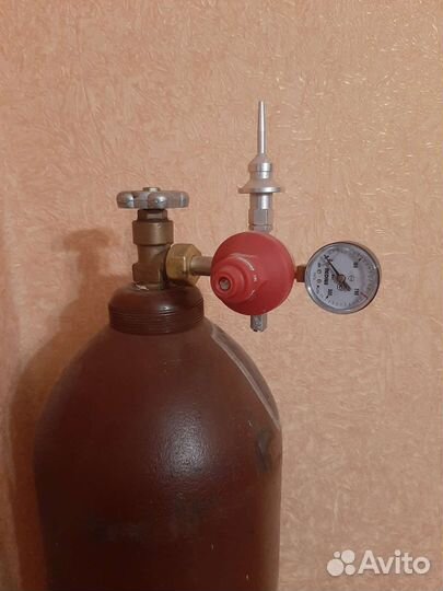 Гелиевый баллон, остатки шаров, компрессор