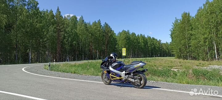 Suzuki gsxr 600 srad