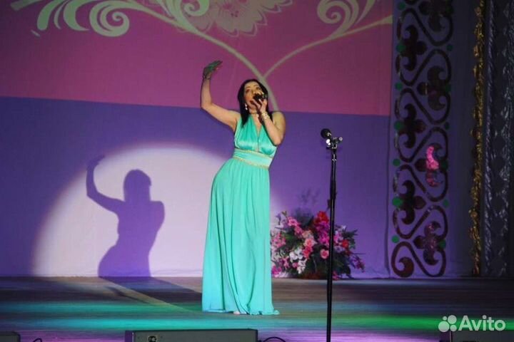 Певица на праздник