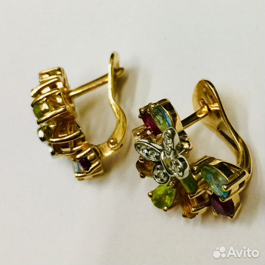 Золотые серьги с камнем