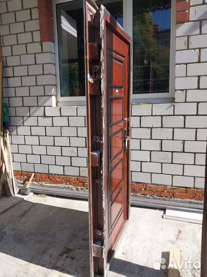 Дверь металлическая входная