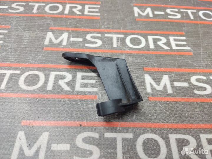 Держатель патрубка системы охлаждения Bmw X5 E70