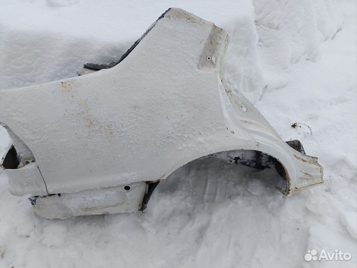 Крыло заднее правое Toyota Corolla CE 110 1996
