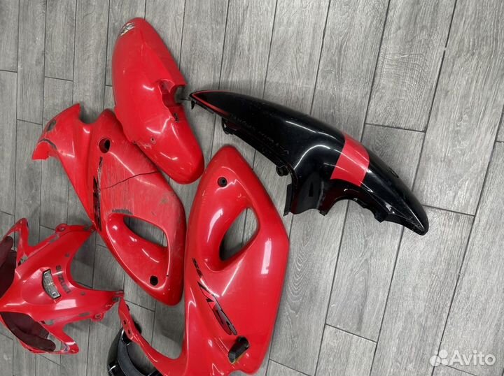 Пластик Suzuki sv400