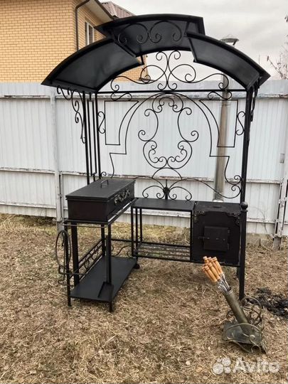 Мангал с крышей