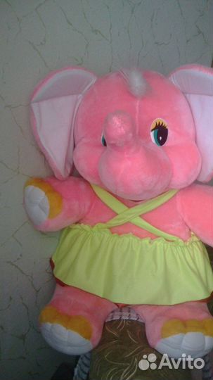 Большой розовый слон
